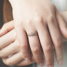 Load image into Gallery viewer, “reticella”<br>Diamond Chain-Ring<br>1559A
