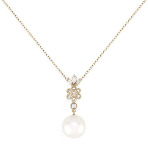 1221A<br>“ENTREMETS”<br>Akoya Pearl Necklace