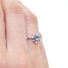 Load image into Gallery viewer, “snowflakes”&lt;br&gt;Aquamarine Chain-Ring&lt;br&gt;256AJ
