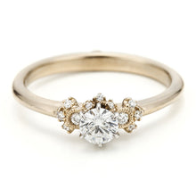 Load image into Gallery viewer, 858ARO3&lt;br&gt;“MINORI”&lt;br&gt;Grading diamond ring
