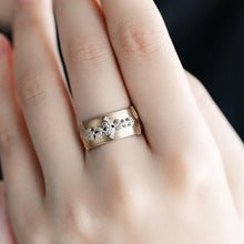 Load image into Gallery viewer, 1475A&lt;br&gt;“Arabesque”&lt;br&gt;Diamond Chain-ring
