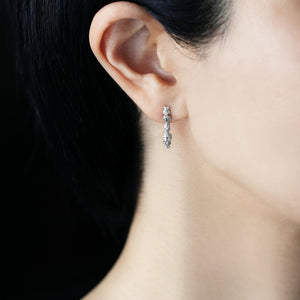 1493A<br>“Leaves”<br>Diamond Pierced-earrings