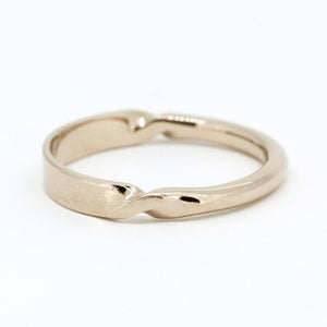 710A<br>“ensemble”<br>Medium Ring