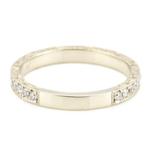 Load image into Gallery viewer, 721B&lt;br&gt;“adamant”&lt;br&gt;Small Diamond Ring
