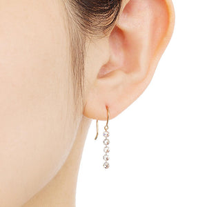 1306A<br>“dew”<br>Diamond Earrings