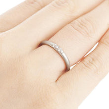 Load image into Gallery viewer, “SIRUSI”&lt;br&gt;Small Diamond Ring&lt;br&gt;729B
